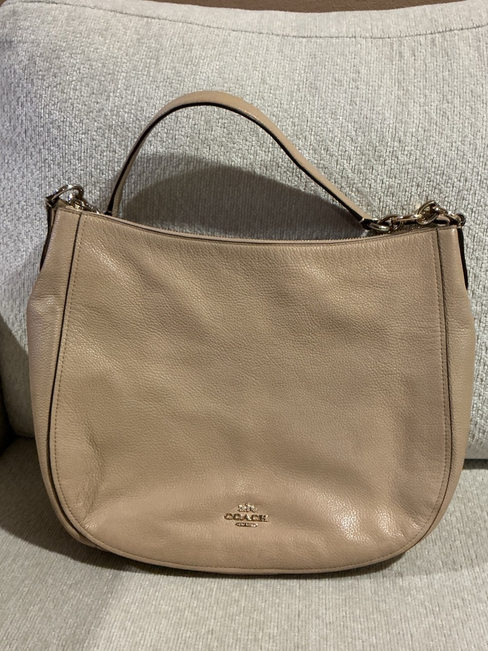 Coach Chelsea Hobo 32 Pebbled Leather Shoulder Bag